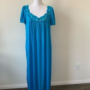 Miss Elaine night Gown
